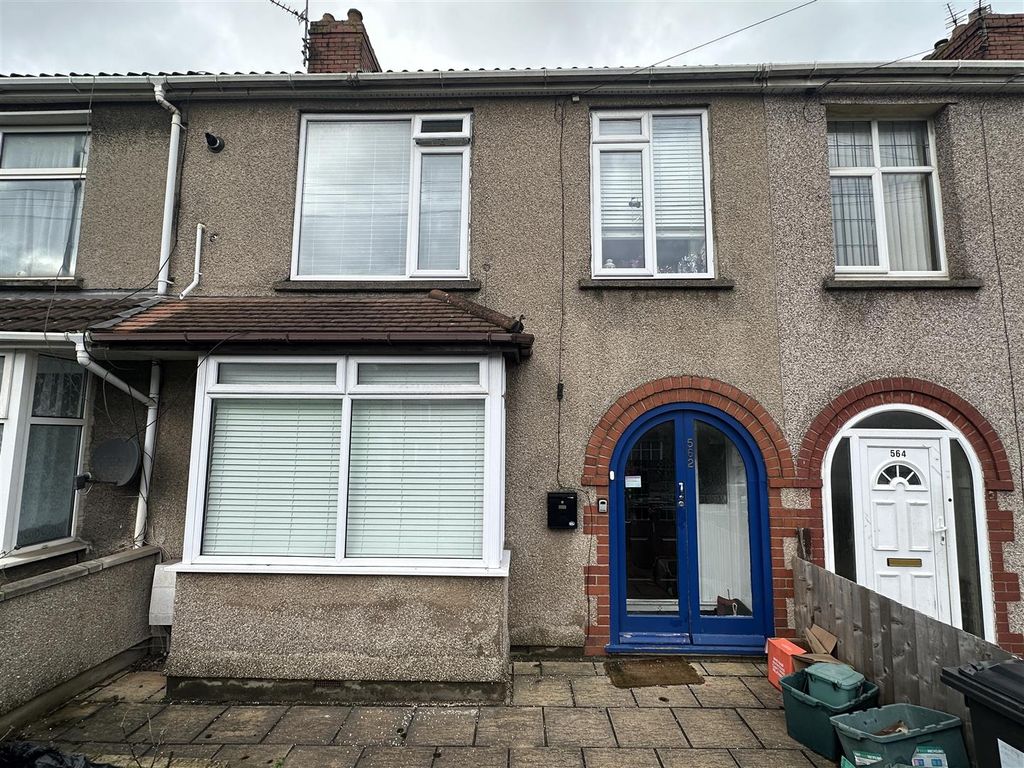 Property photo 1 of 10 House