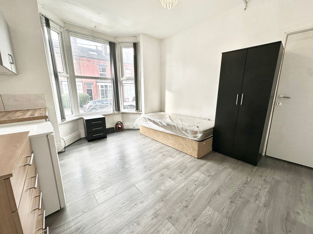 Property photo 1 of 5 Bedroom 2