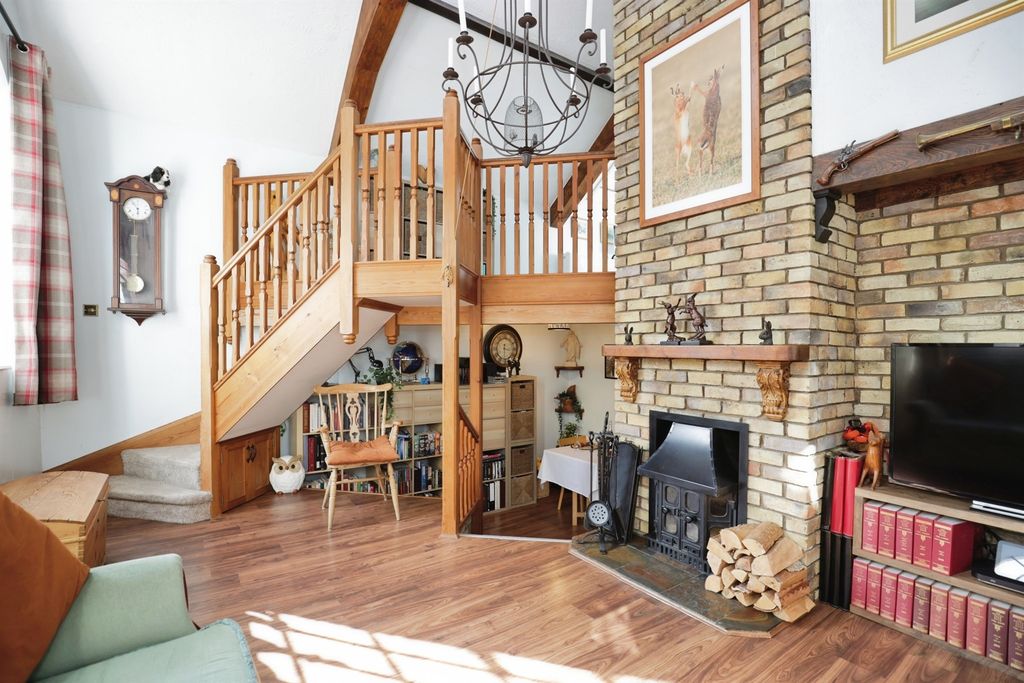 Property photo 3 of 18