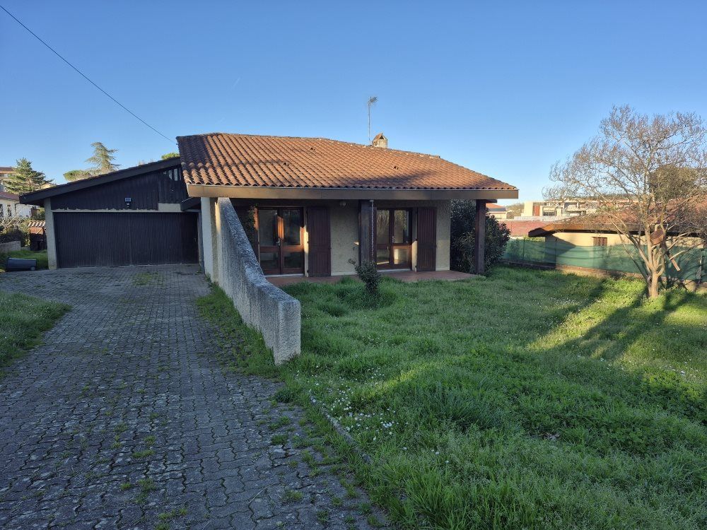 Property photo 1 of 18 Auch, Detached House For Sale