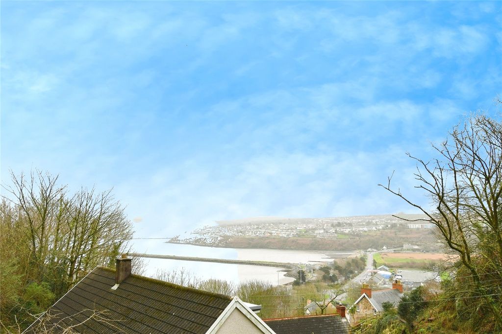 Property photo 2 of 18 Picture No. 04