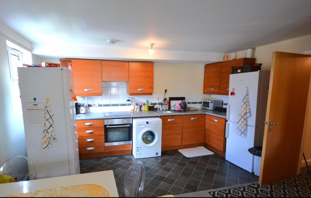 Property photo 2 of 8 Philip Ellis Kitchen.Jpg