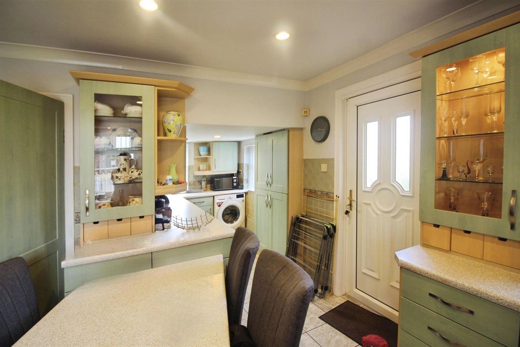 Property photo 3 of 16 Kitchen/Diner