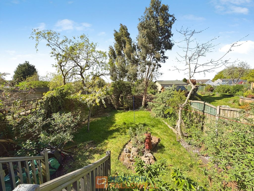 Property photo 3 of 28