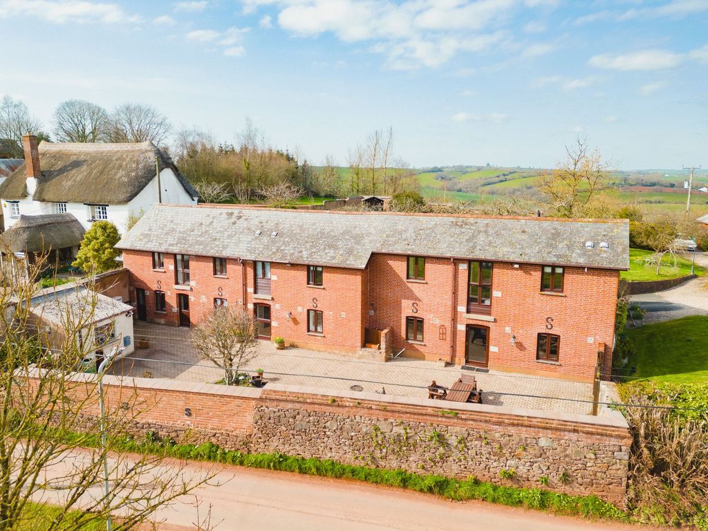 Property photo 1 of 42