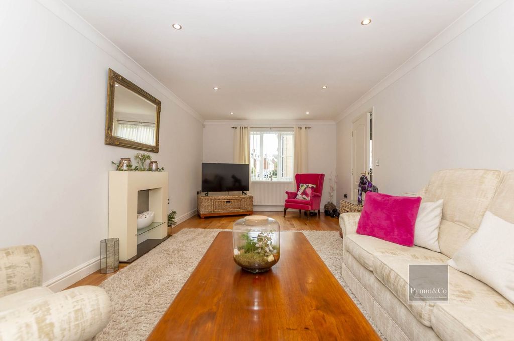 Property photo 2 of 15