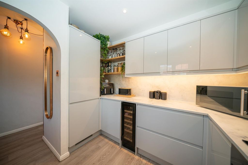 Property photo 3 of 12 Kitchen 2
