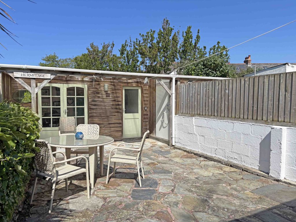 Property photo 3 of 10 Photo 3