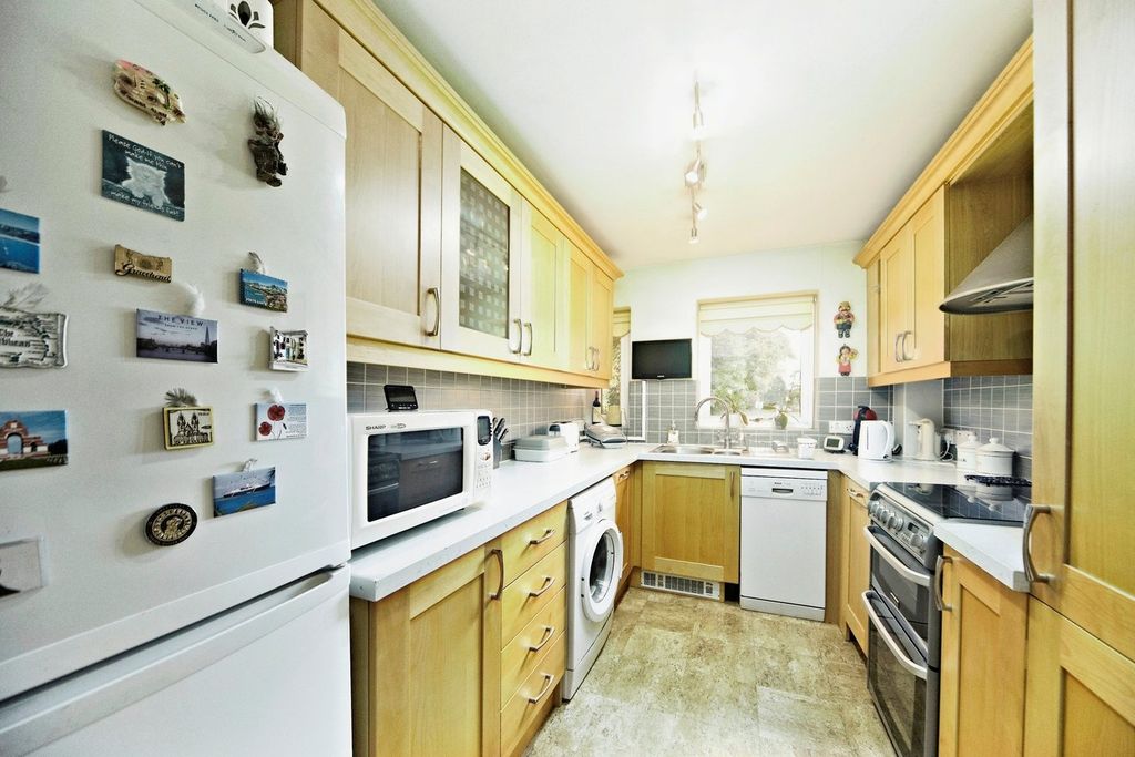 Property photo 3 of 16