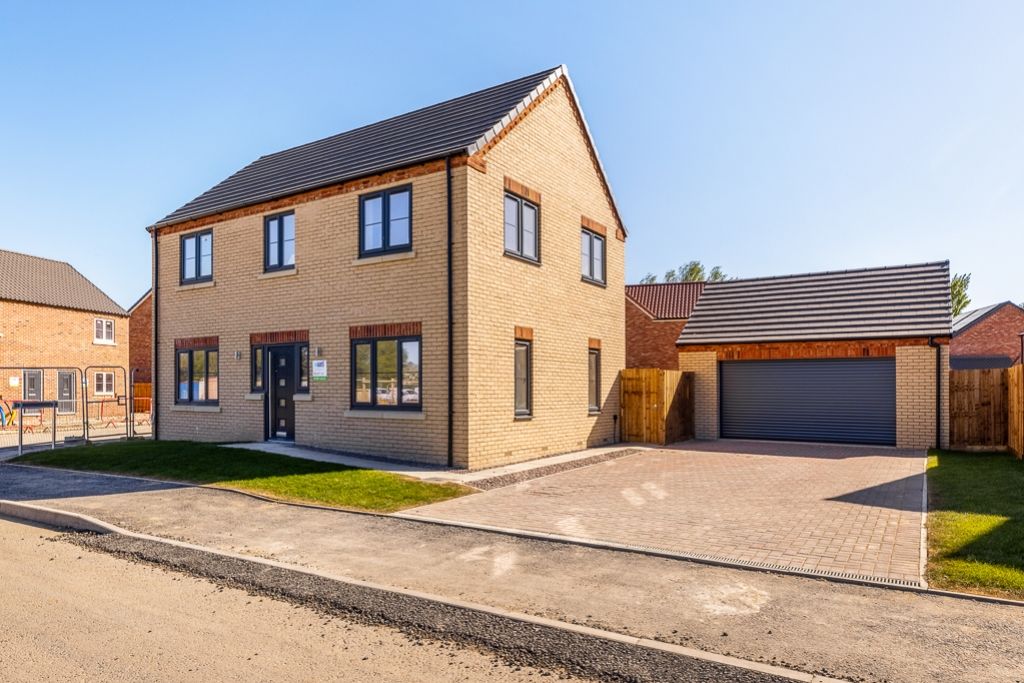 Property photo 2 of 16 Plot 19 (2)