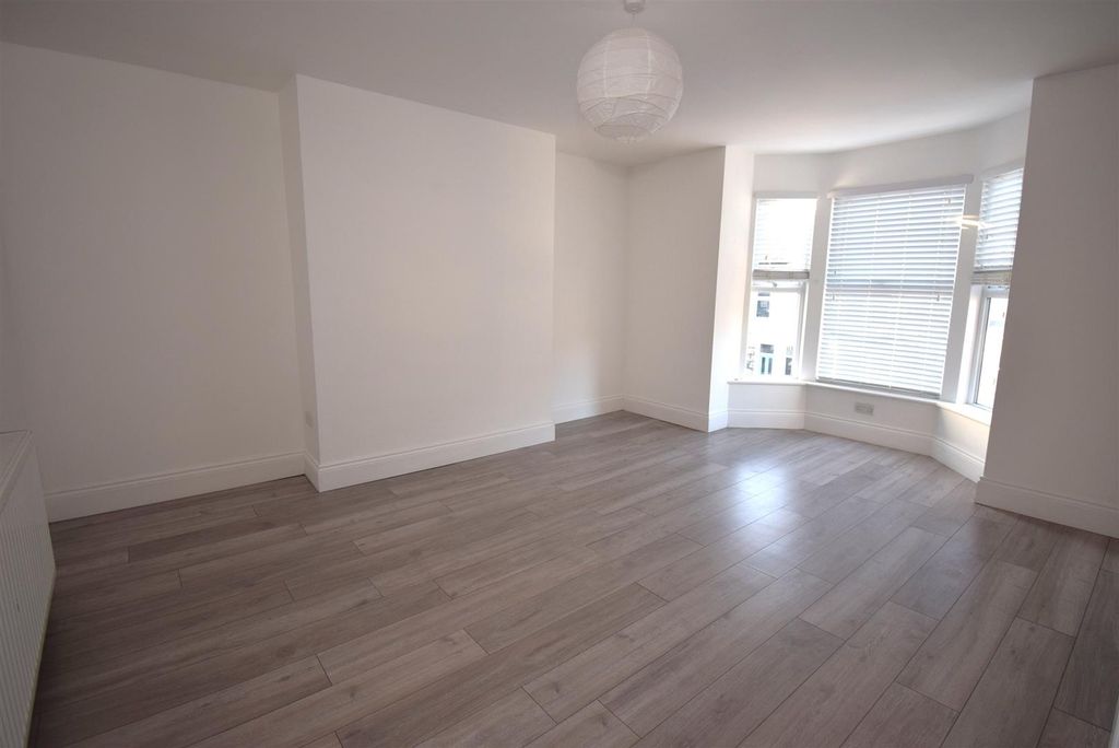 Property photo 3 of 8 Dsc_0002.Jpg