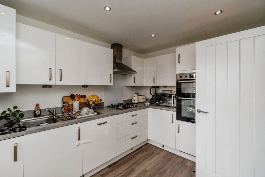 Property photo 3 of 13 Pbox-Img.Jpg