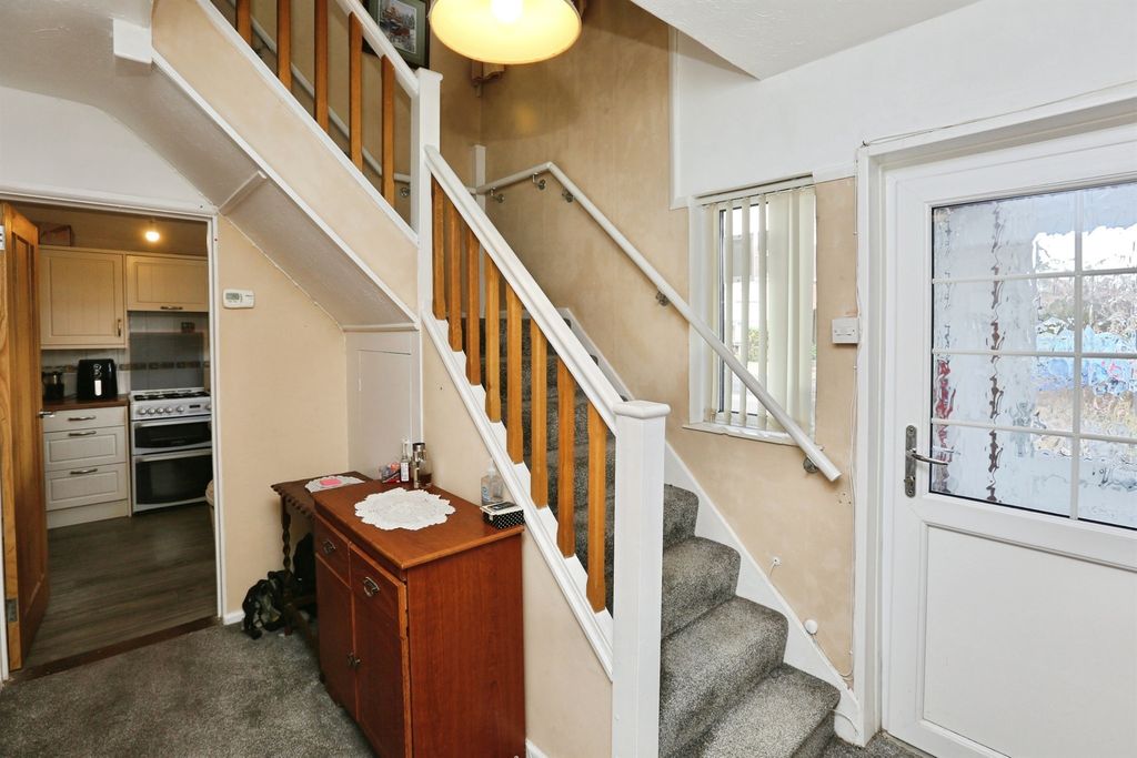 Property photo 2 of 21