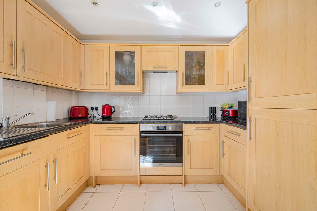 Property photo 3 of 14 Kitchen