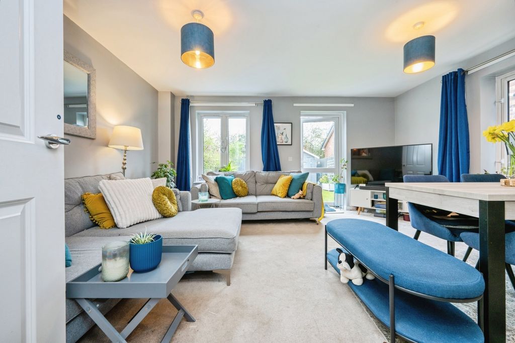 Property photo 2 of 27 Pbox-Img.Jpg