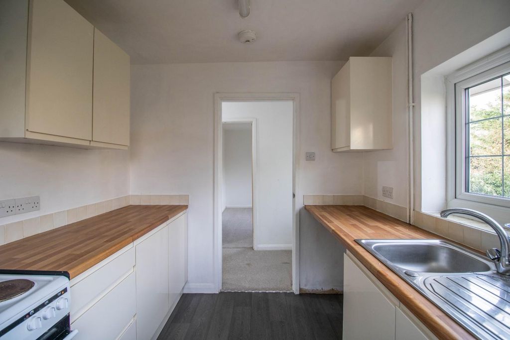 Property photo 3 of 11 Img_9866.Jpg