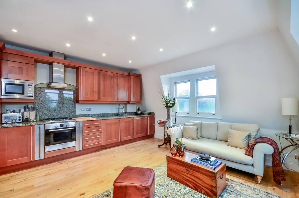 Property photo 2 of 16