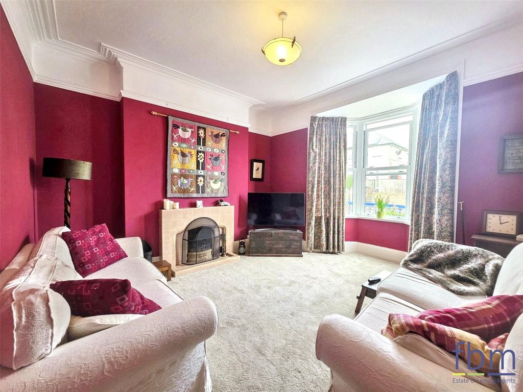 Property photo 2 of 43 Picture No. 03