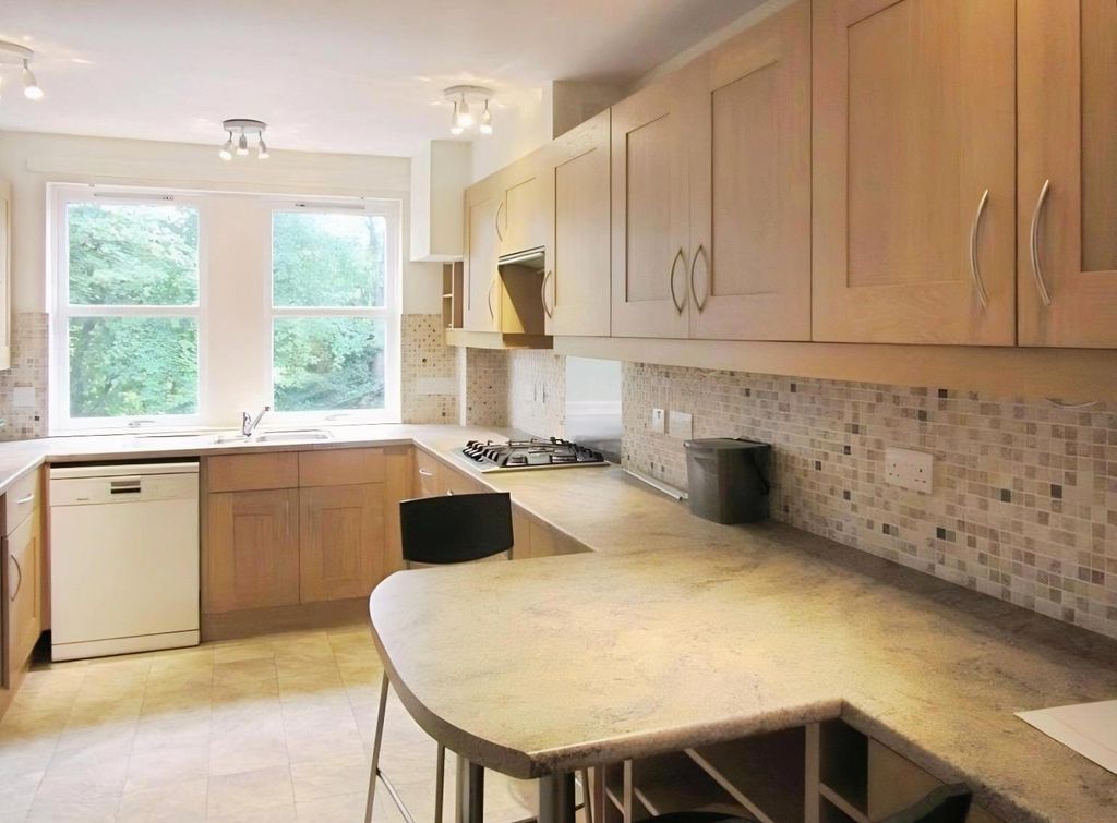 Property photo 3 of 6 Pbox-Img.Jpg