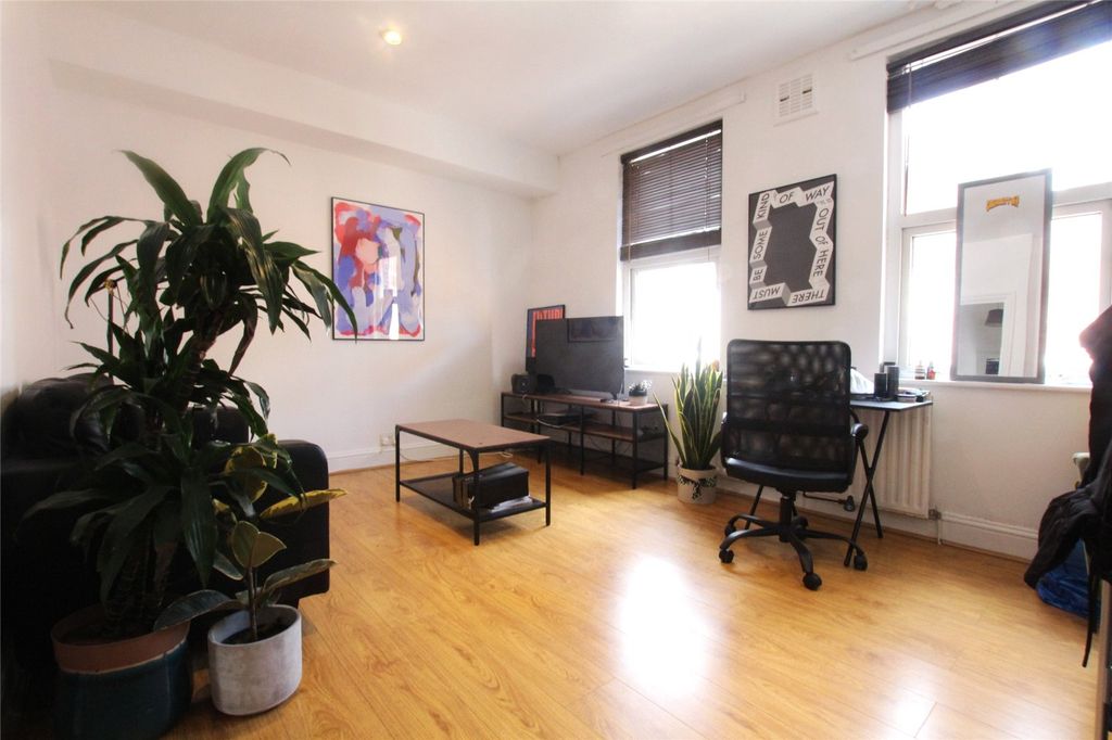 Property photo 1 of 5 Picture No. 06