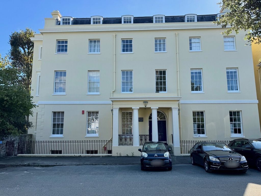 Property photo 1 of 18 Front Of Building