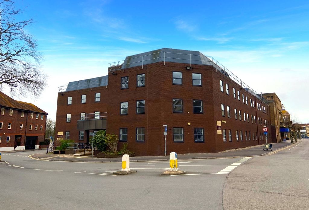 Property photo 2 of 6