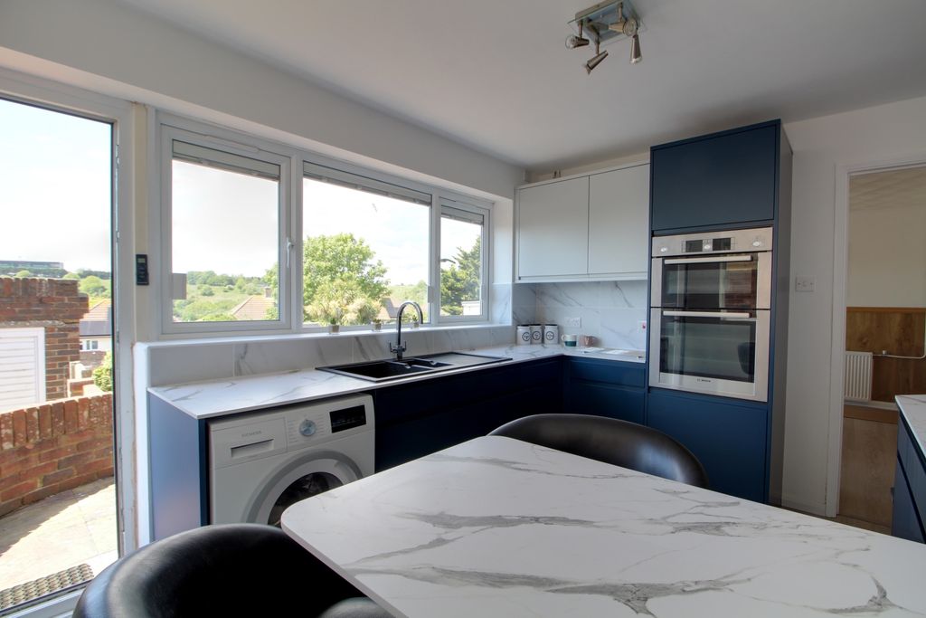 Property photo 2 of 19 Kitchen 2