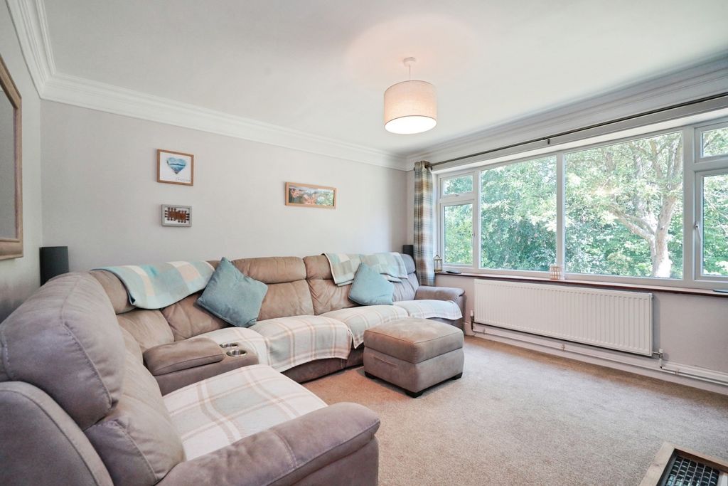 Property photo 3 of 26 Pbox-Img.Jpg