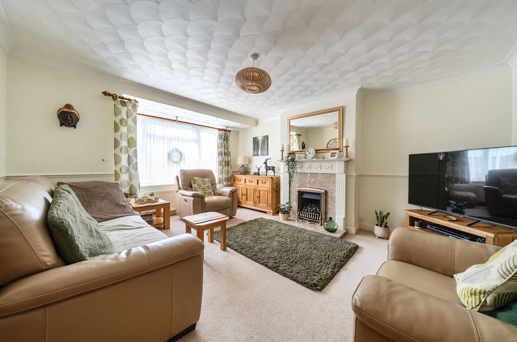 Property photo 3 of 14 1325226-1-6874Ff4...