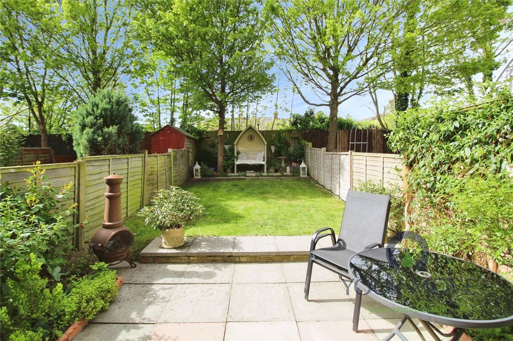 Property photo 3 of 21 Garden