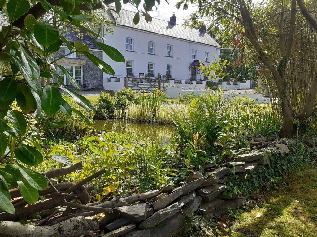 Property photo 1 of 48 Gardens & Grounds
