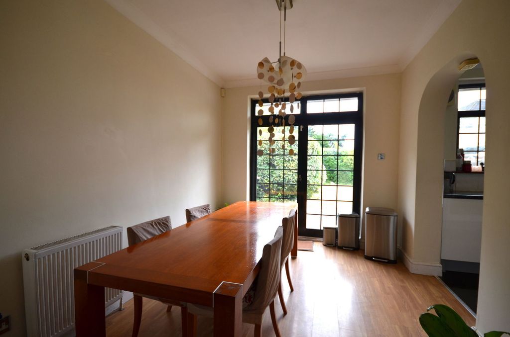 Property photo 3 of 24