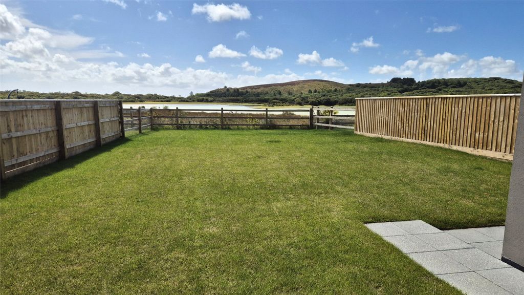 Property photo 3 of 7 Picture No. 14