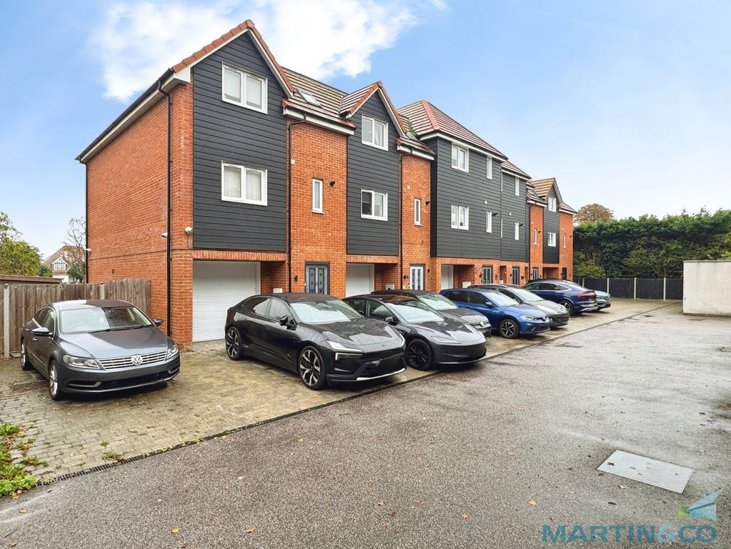 Property photo 1 of 20 Ece60d59--4998-B296-8Bf4038A119A-32335-00000D9E299