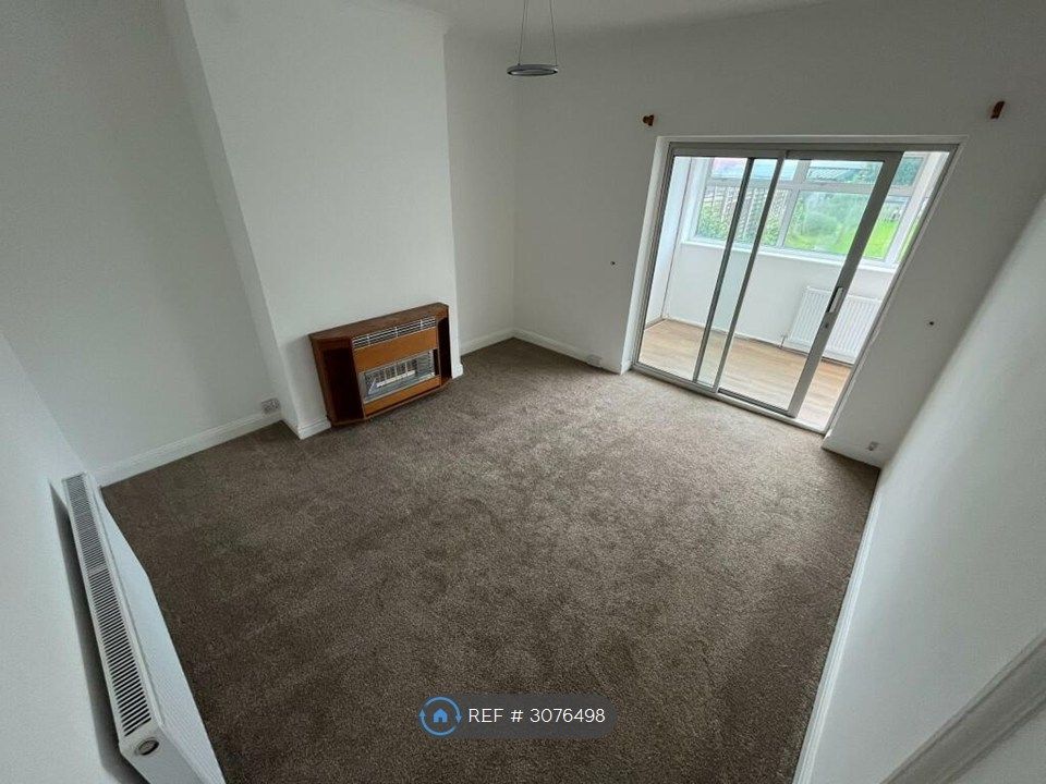 Property photo 3 of 11 Rear Lounge