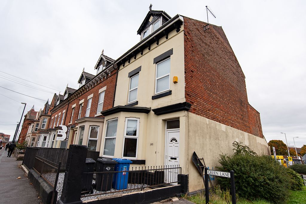 Property photo 1 of 19