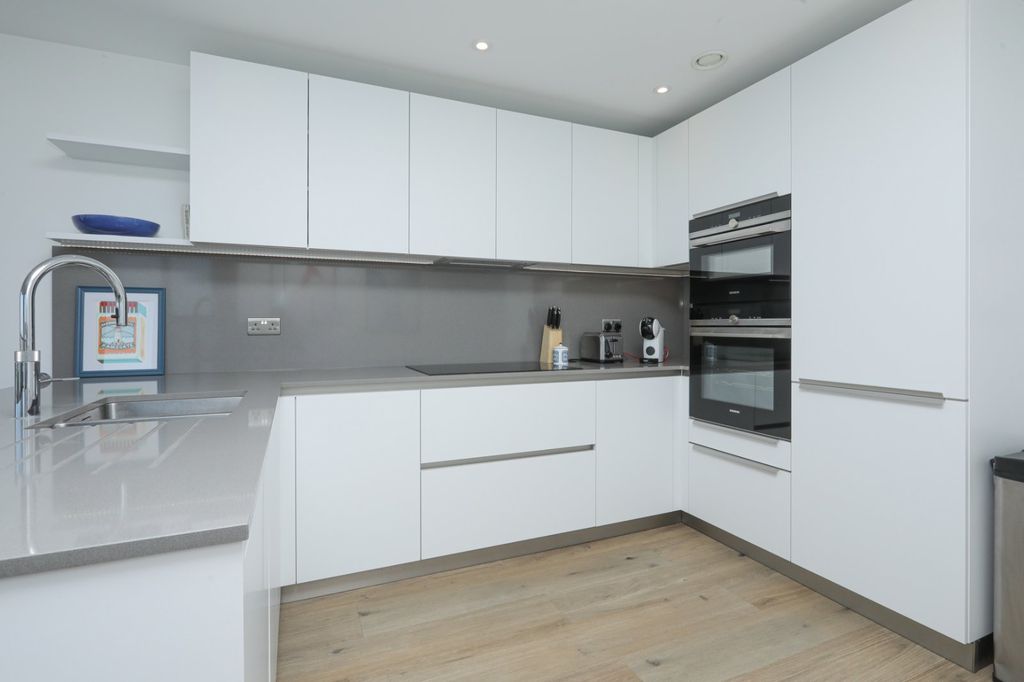 Additional image 5 of 3 bed flat for sale2 Beach Drive, Ramsgate CT11
