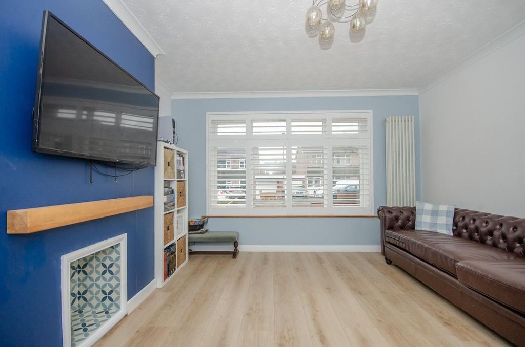 Property photo 3 of 19 Lounge Pic 2.Jpg