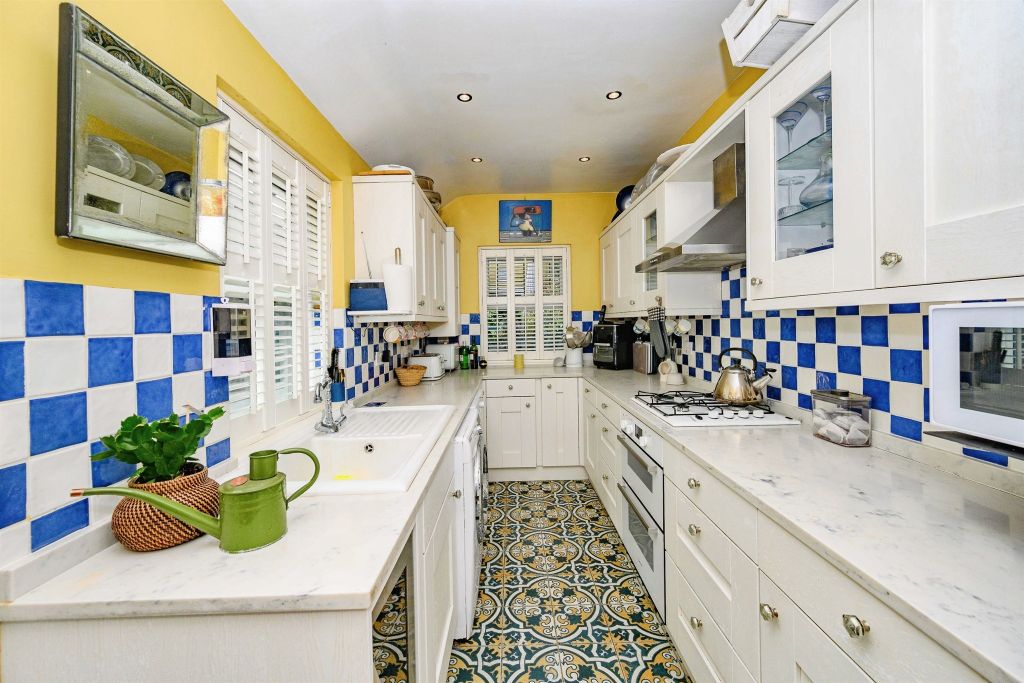 Property photo 3 of 18