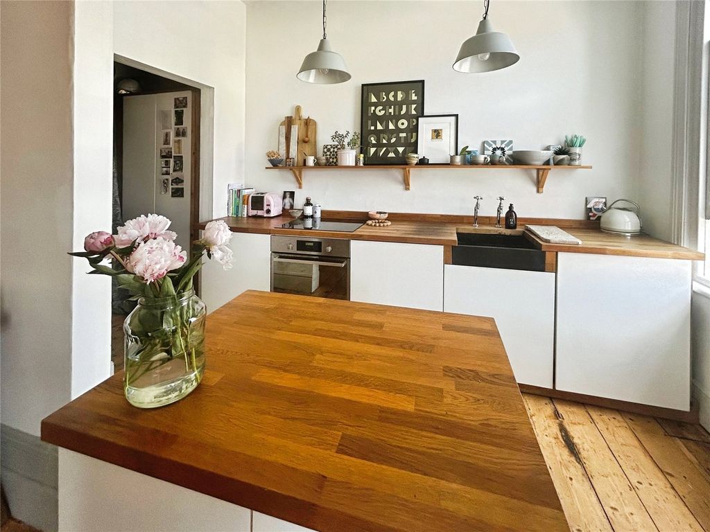 Property photo 2 of 16 Kitchen