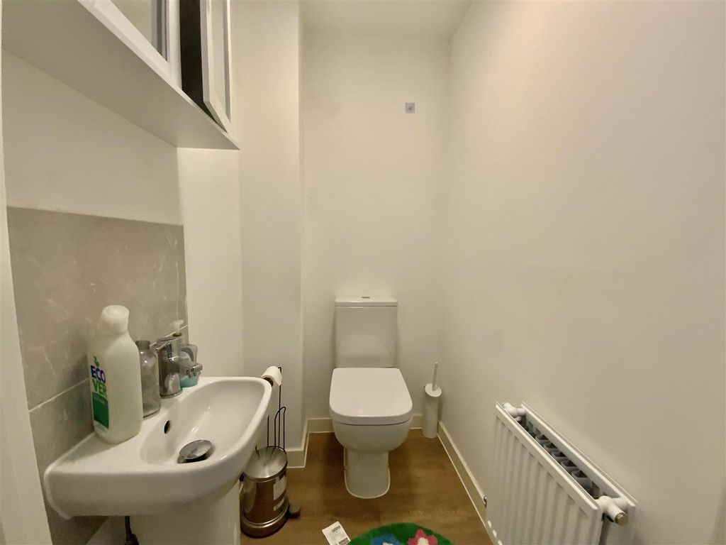 Property photo 3 of 11