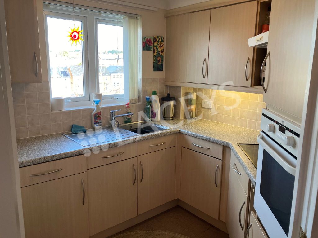 Property photo 2 of 5 Kitchen