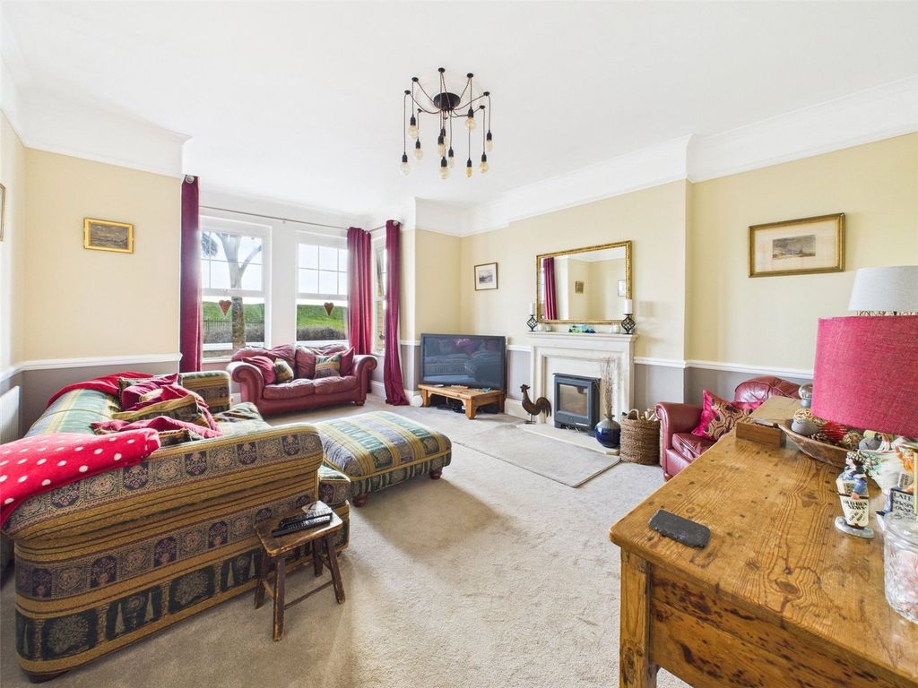 Property photo 2 of 27 Picture No. 28