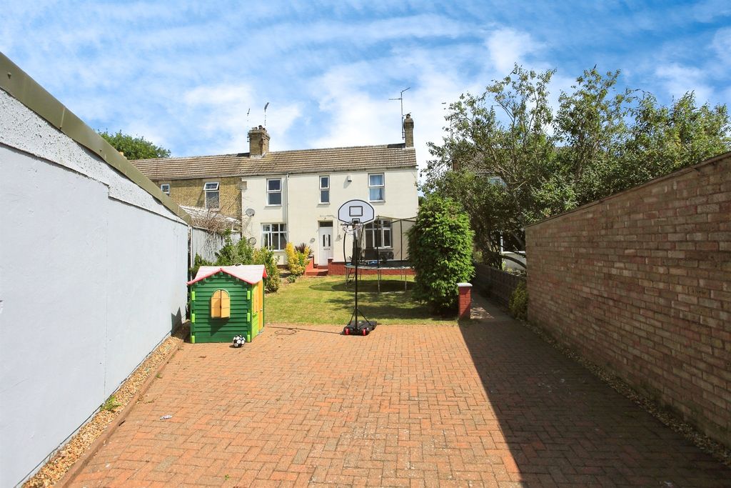 Property photo 2 of 13