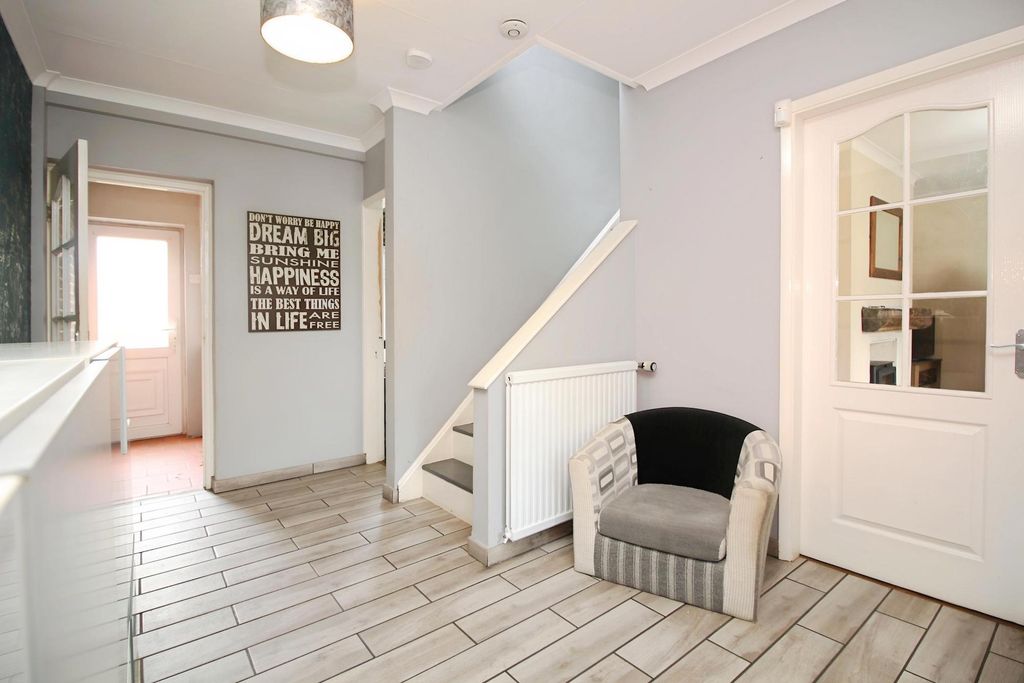 Property photo 3 of 26