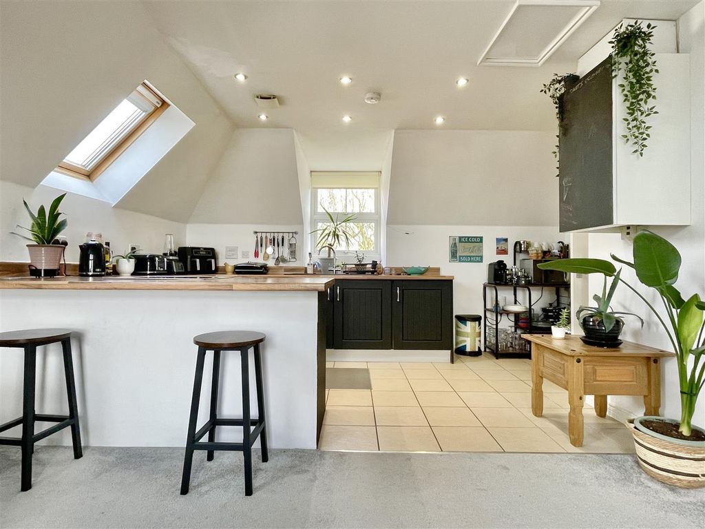 Property photo 2 of 15 Img_5416.Jpeg