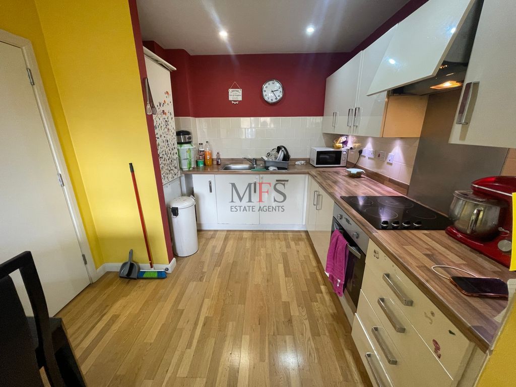 Property photo 3 of 25 Photo 16