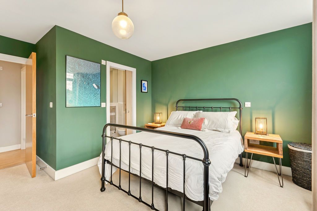 Property photo 1 of 14 Bedroom