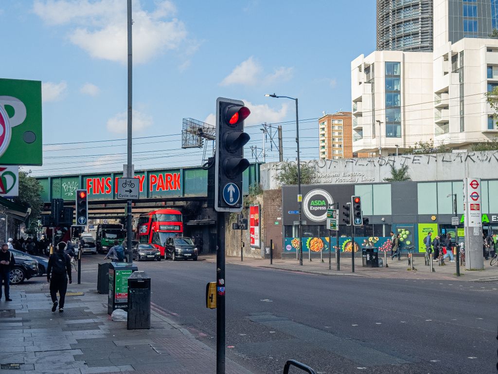 Property photo 1 of 17 Seven Sisters Road 266-020