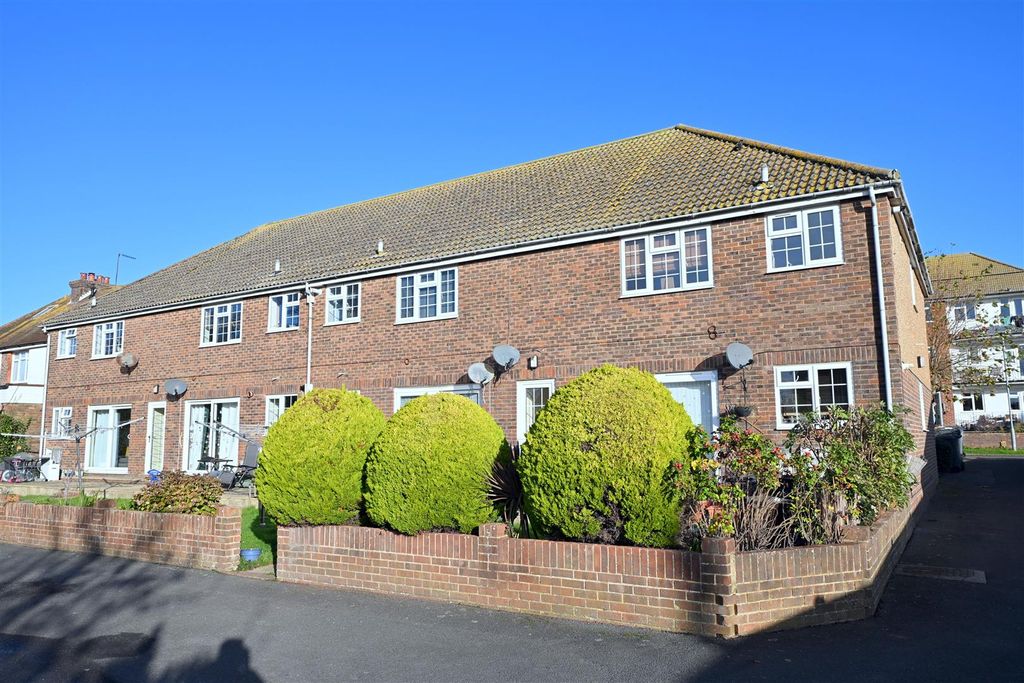 Property photo 1 of 11 Rear Elevation Of Block